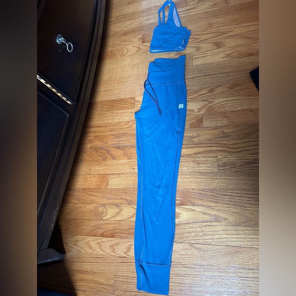 Vuori Women's Blue Leggings